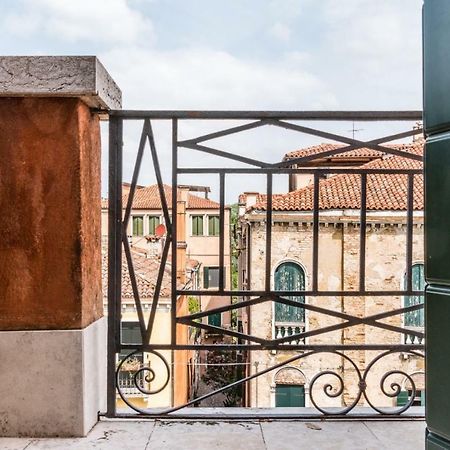 Carmini Canal View And Balcony With Lift Venise Extérieur photo