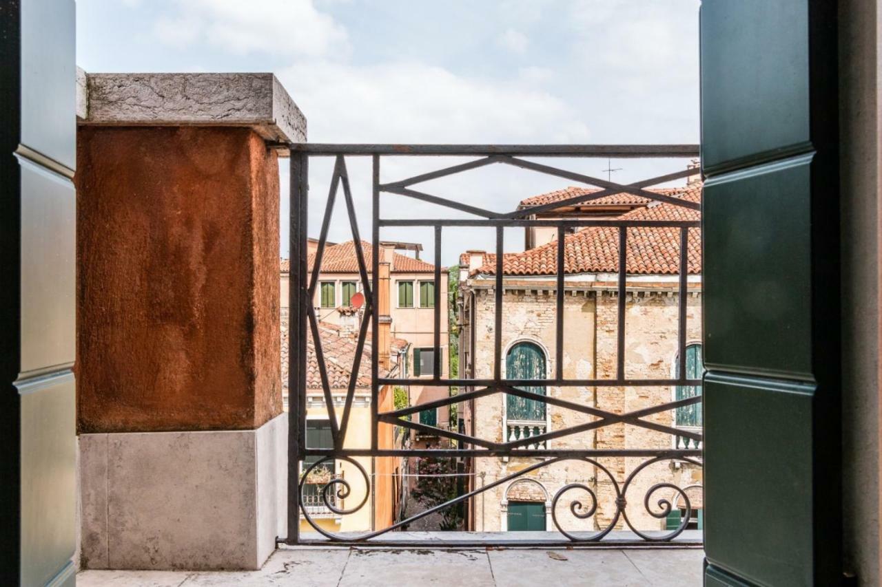 Carmini Canal View And Balcony With Lift Venise Extérieur photo