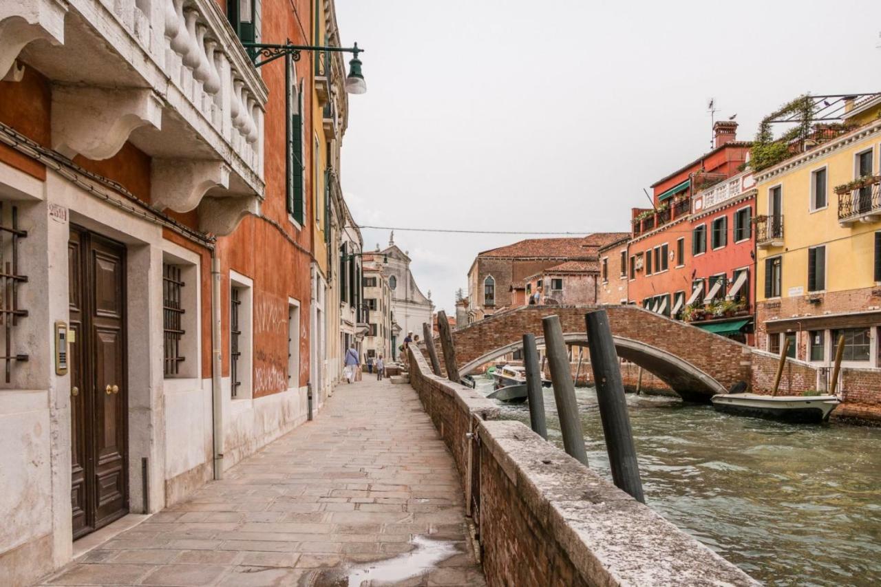 Carmini Canal View And Balcony With Lift Venise Extérieur photo