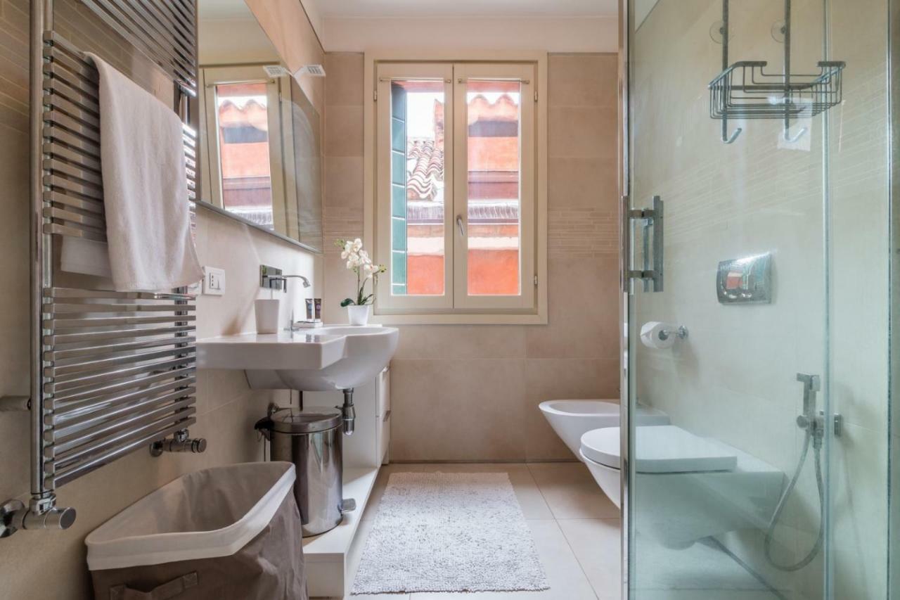 Carmini Canal View And Balcony With Lift Venise Extérieur photo